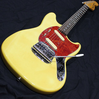 Fender JapanMustang MG69 Vintage White ムスタング 1992～1993年製 です