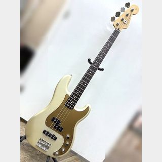Fender Deluxe Active P-Bass Special