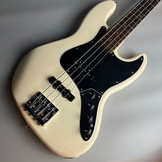 FenderDeluxe Active Jazz Bass Olympic White