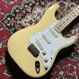 Fender Yngwie Malmsteen Stratocaster Yellow White エレキギター【3.47kg】