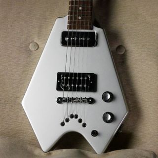 Crews Maniac SoundFallin' Angel Silver 【軽量ボディを採用したクルーズ渾身の国産コンパクトギター】