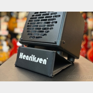 Henriksen Amplifiers Folding Amp Wedge【アンプスタンド】【折り畳み可】