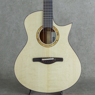 Hiroshi Ogino GuitarsModel OM Cutaway "Sayla" Bearclaw German Spruce / Pernambuco