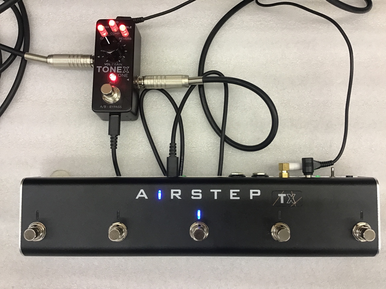 IK Multimedia & XSONIC TONE X One & AIRSTEP TX EDITION（中古