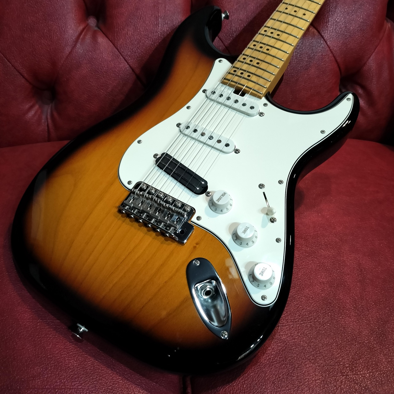 Three Dots Guitars S 3 Tone Burst（中古）【楽器検索デジマート】