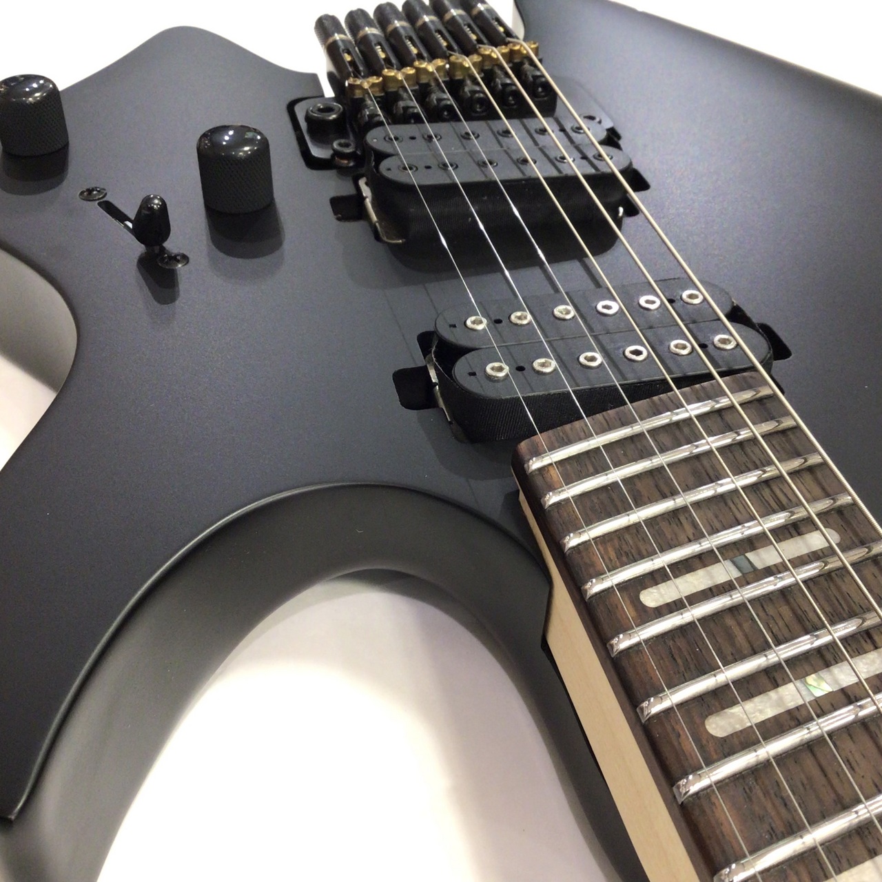 Sire Larry Carlton X6 6-String Headless Black Satin【ラリー