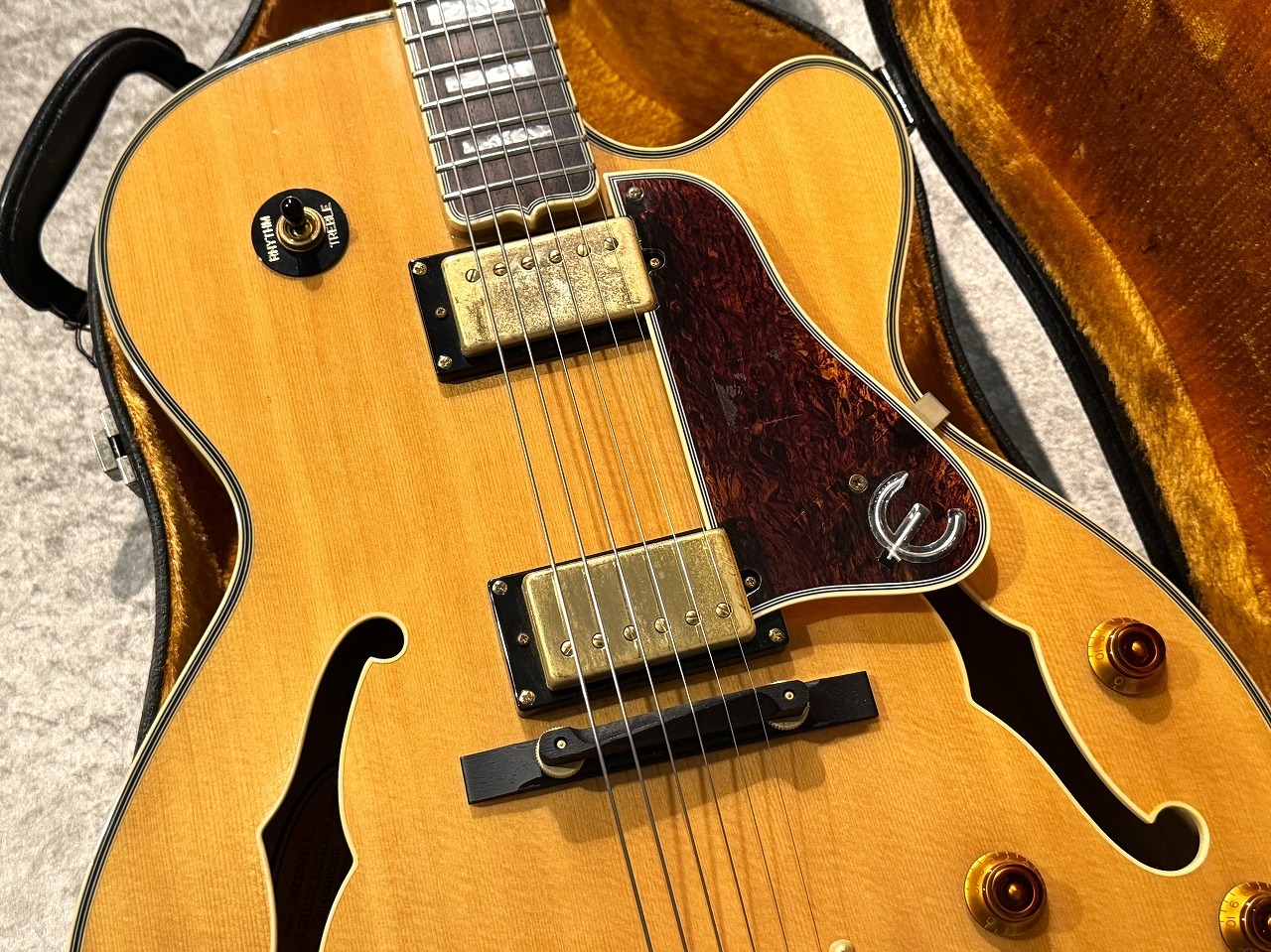 【中古フルアコ】Epiphone Joe Passモデル Epiphone 【USED】 Joe Pass EmperoII NAT 【3.13kg】【2013年製
