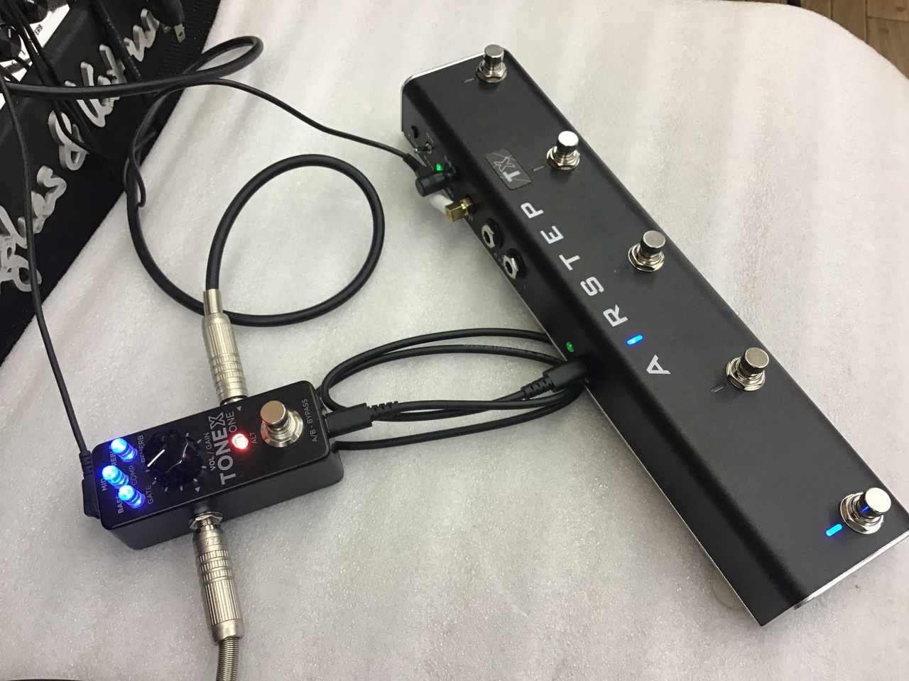 IK Multimedia & XSONIC TONE X One & AIRSTEP TX EDITION（中古
