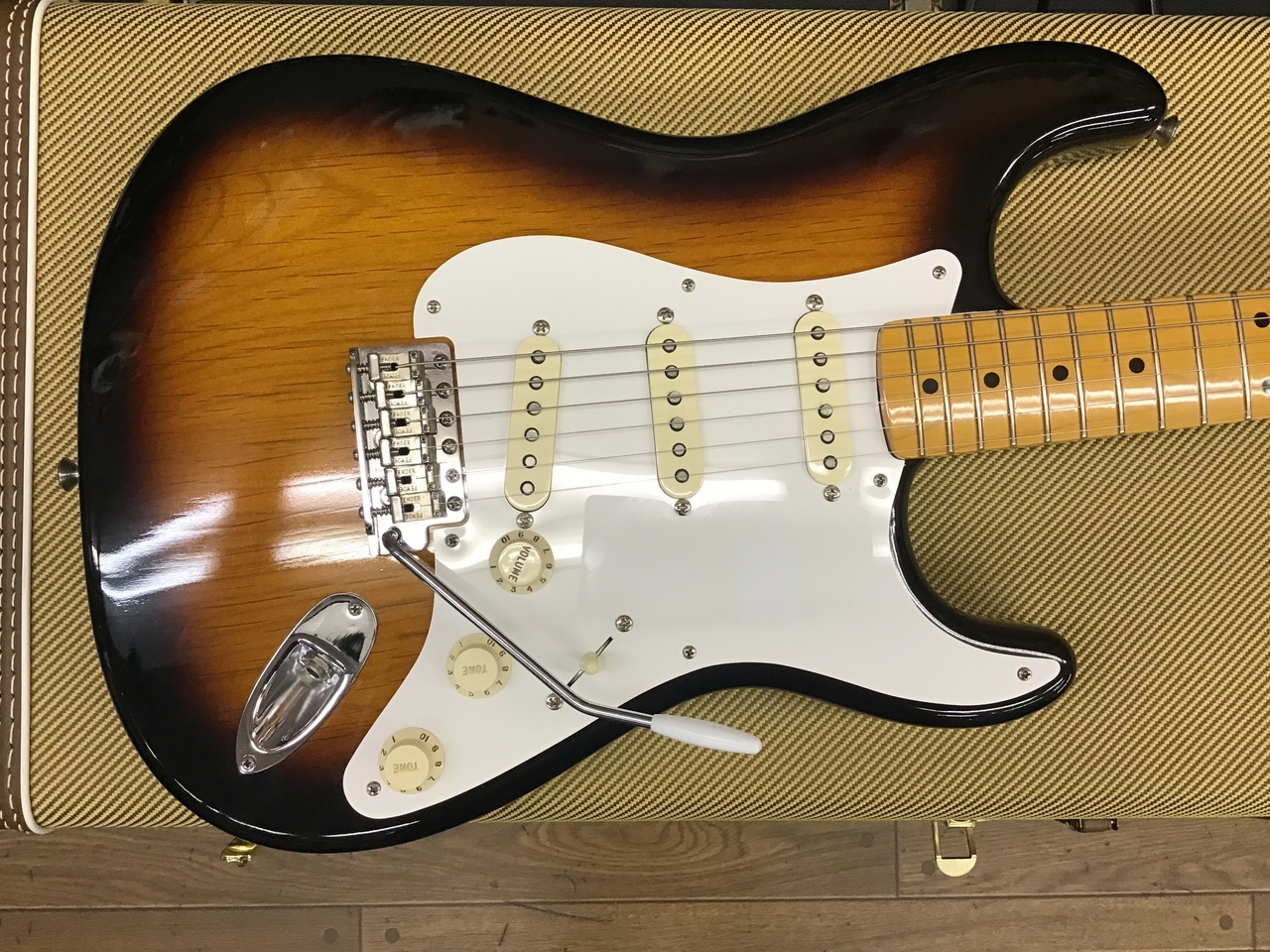ギター Fender American Vintage 57 thin lacquer Fender American Vintage 57 Stratocaster Thin Lacquer Used