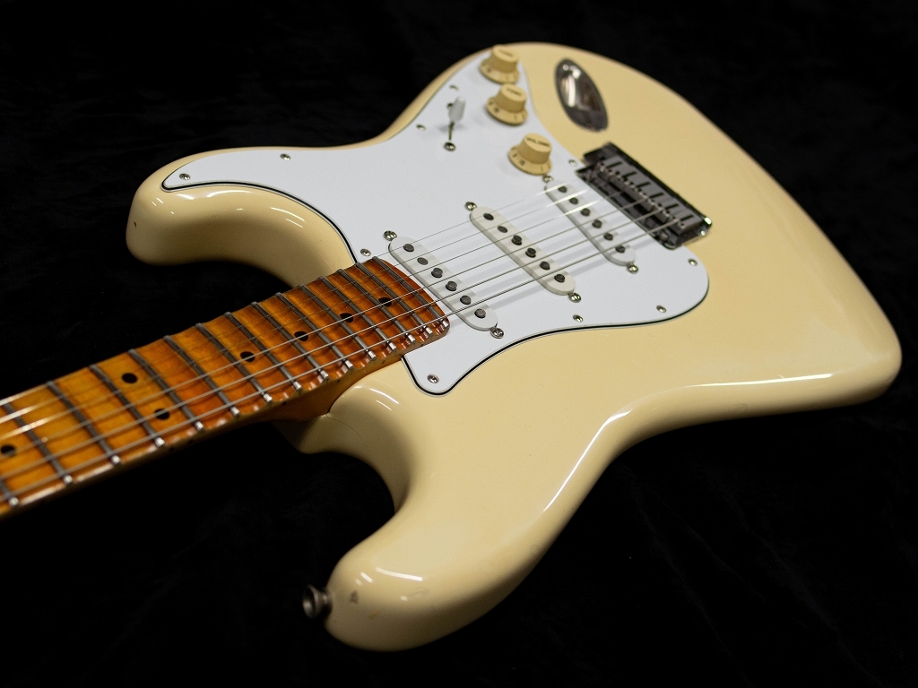 Fender American Standard Stratocaster (Scalloped Fingerboard