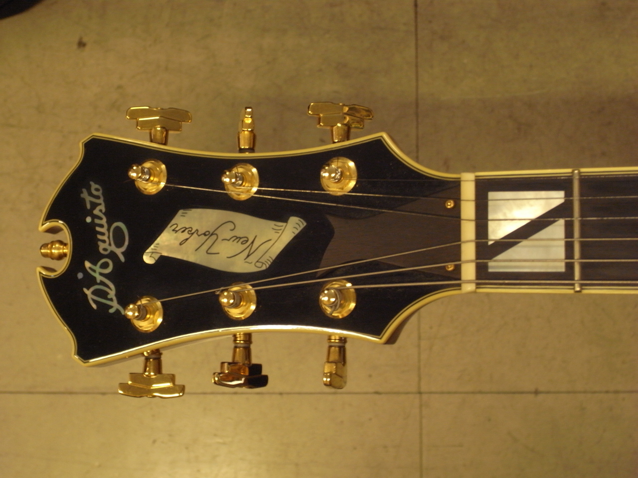 D'Aquisto New Yorker DQ-NYE-Jr（中古）【楽器検索デジマート】