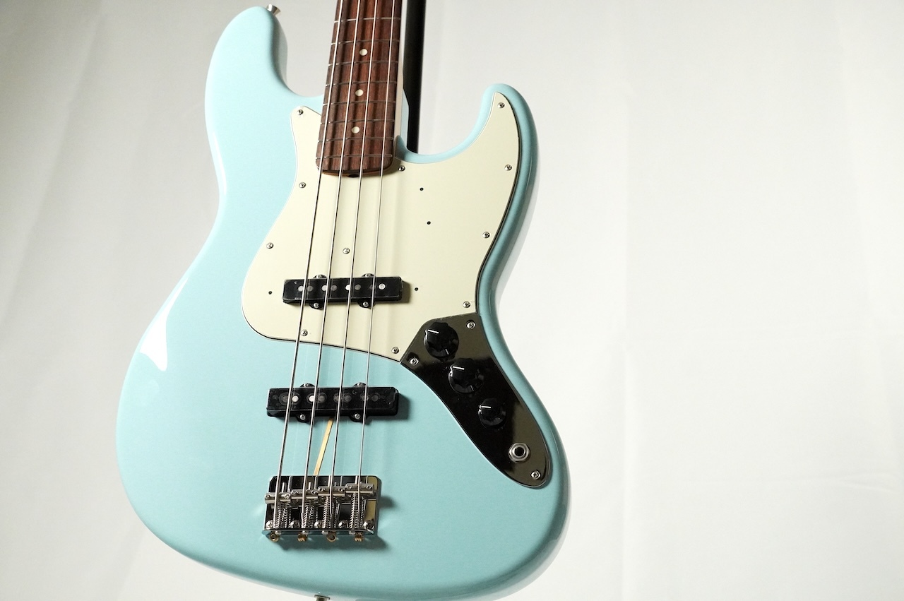 Fender FSR Made in Japan Traditional 60s Jazz Bass -Daphne Blue