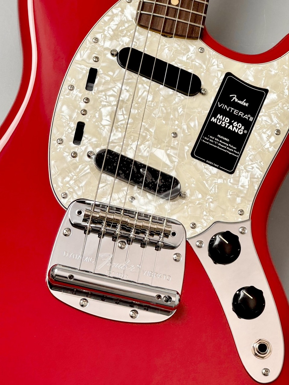 Fender Vintera III Mid '60s Mustang Rosewood Fingerboard Dakota