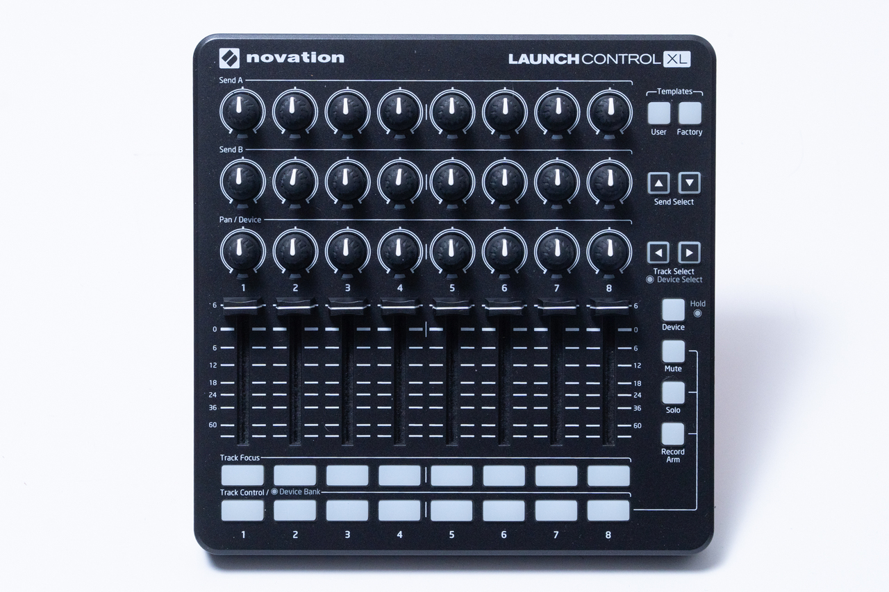 Novation LAUNCH CONTROL XL MIDIコントローラー【GIB横浜】（中古
