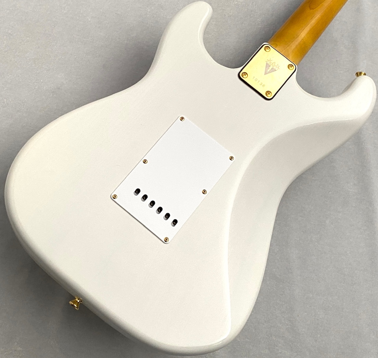 Vanzandt STV-R3 ~White Blonde~ #10136 【3.57kg】【ゴールドパーツ