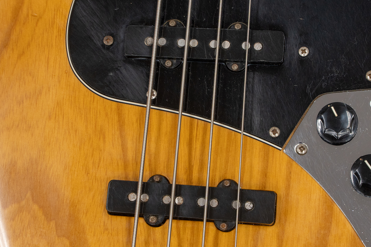 Seymour Duncan Traditional Series Jazz Bass w BADASS BASS II 