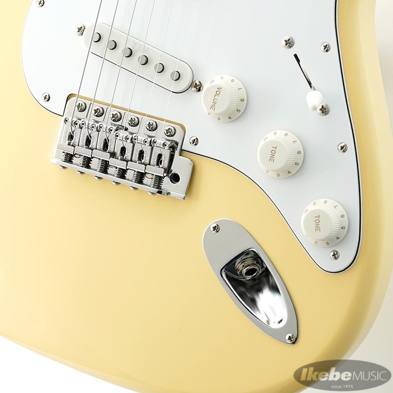 Fender Yngwie Malmsteen Stratocaster (Yellow White)（新品）【楽器検索デジマート】