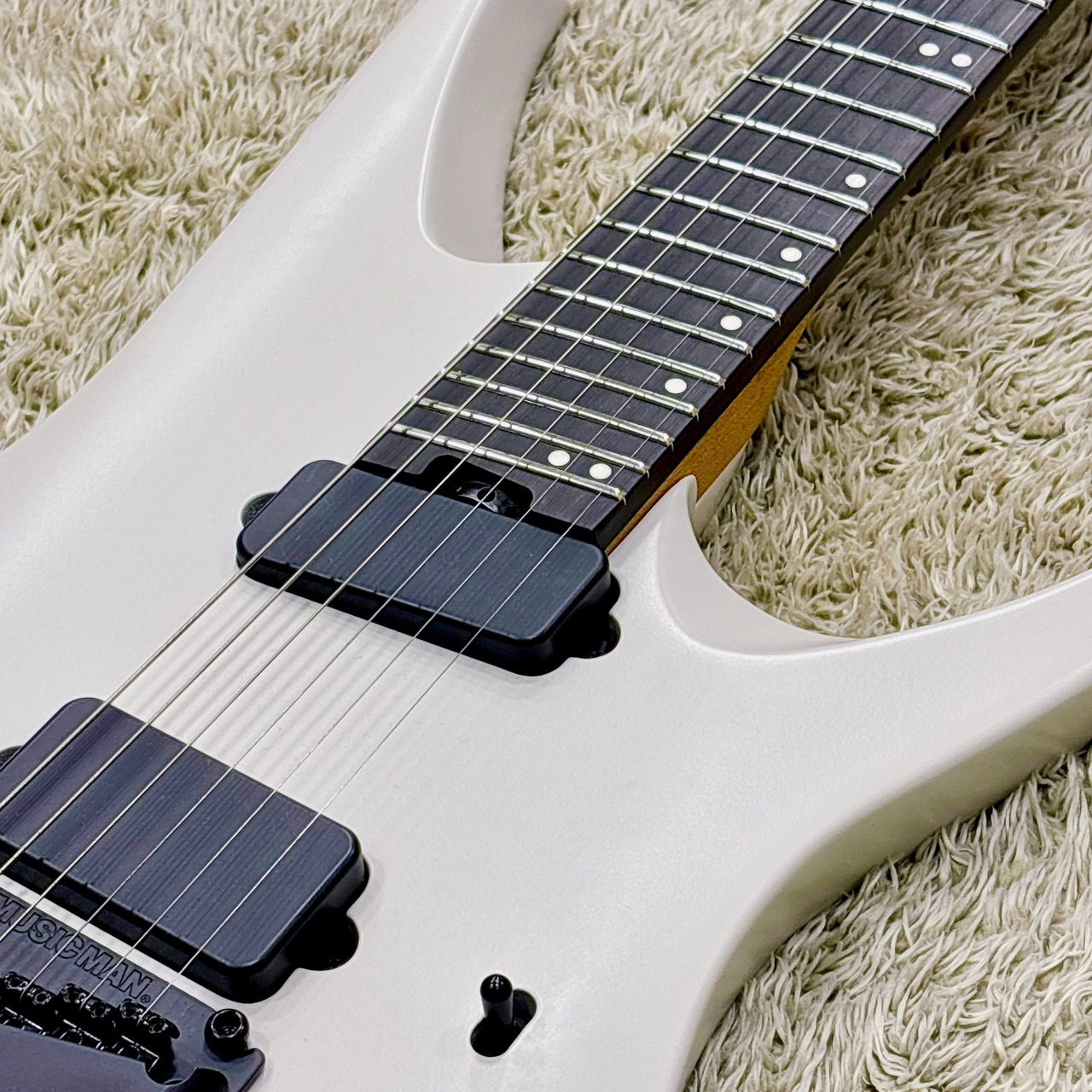 MUSIC MAN Kaizen 6 E CHALK WHITE 【アウトレット品】【トシン