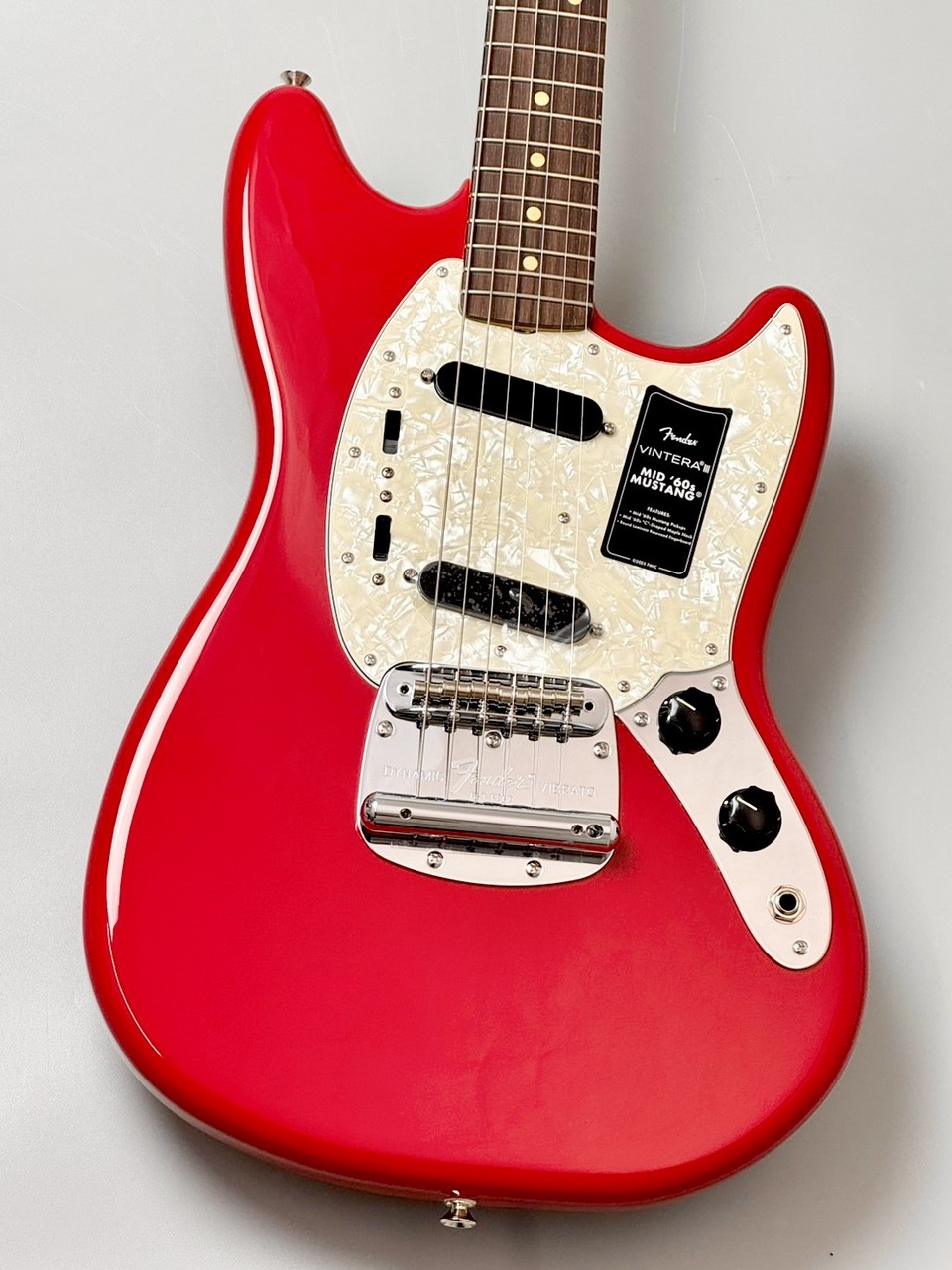Fender Vintera III Mid '60s Mustang Rosewood Fingerboard Dakota