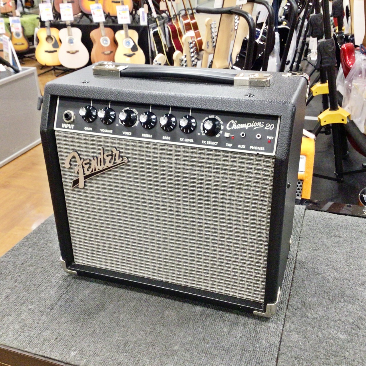 お得最安値〇中古品〇Fender フェンダー ギターアンプ Champion 600 コンボ