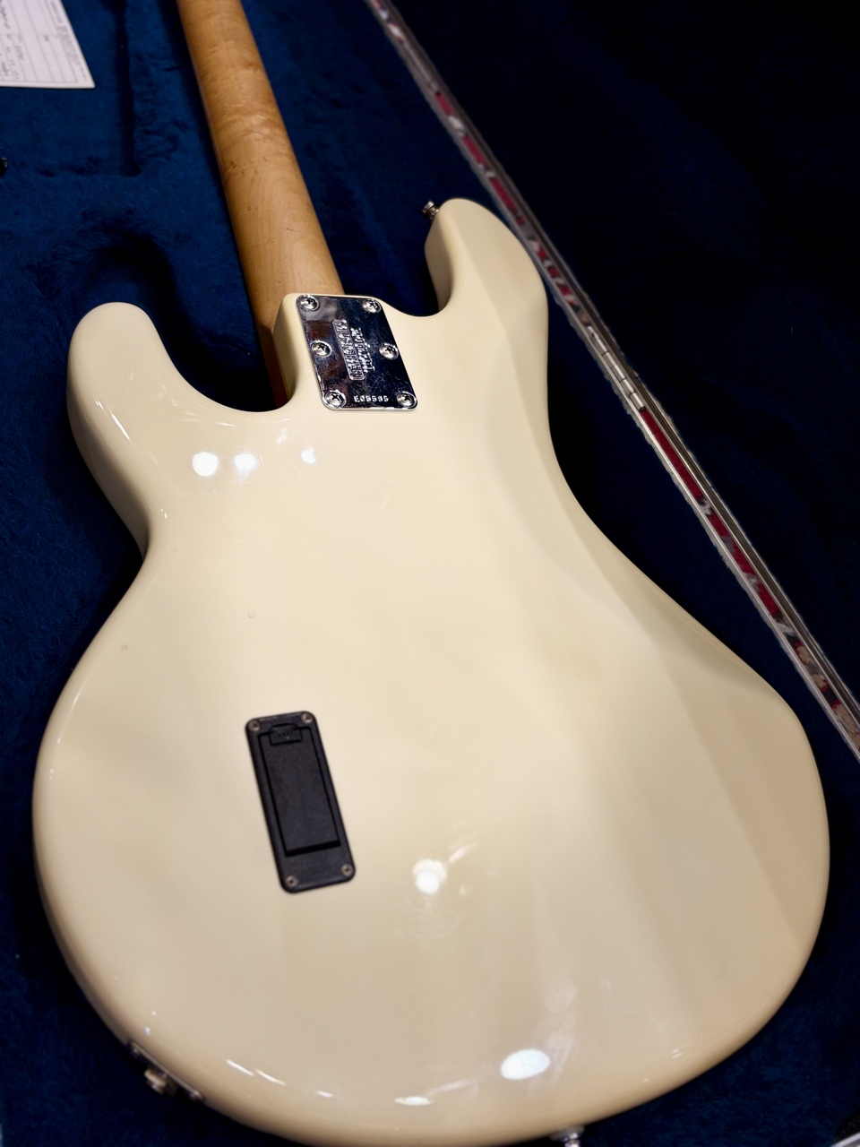 MUSIC MAN Stingray 4 WHT(1998)（中古/送料無料）【楽器検索デジマート】