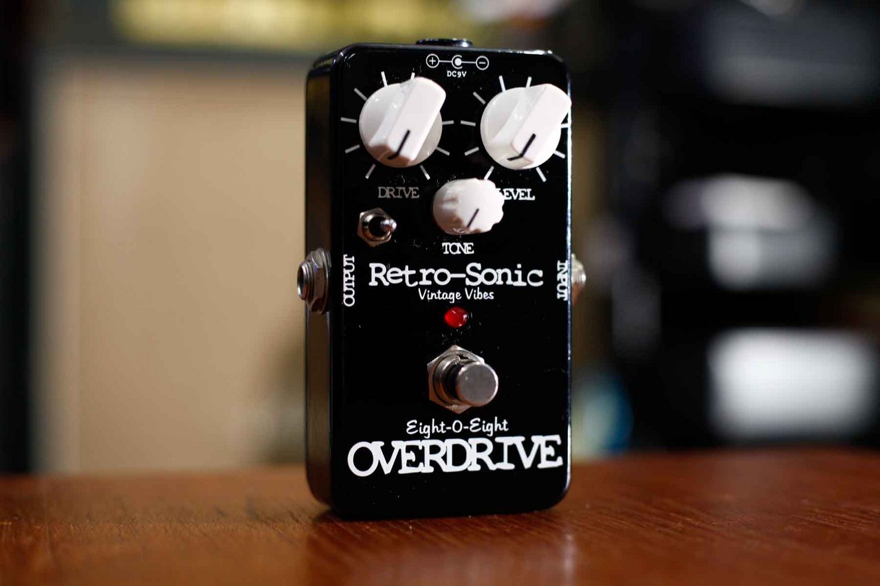 Retro Sonic VIntage Vibes Eight-0-Eight Overdrive(black