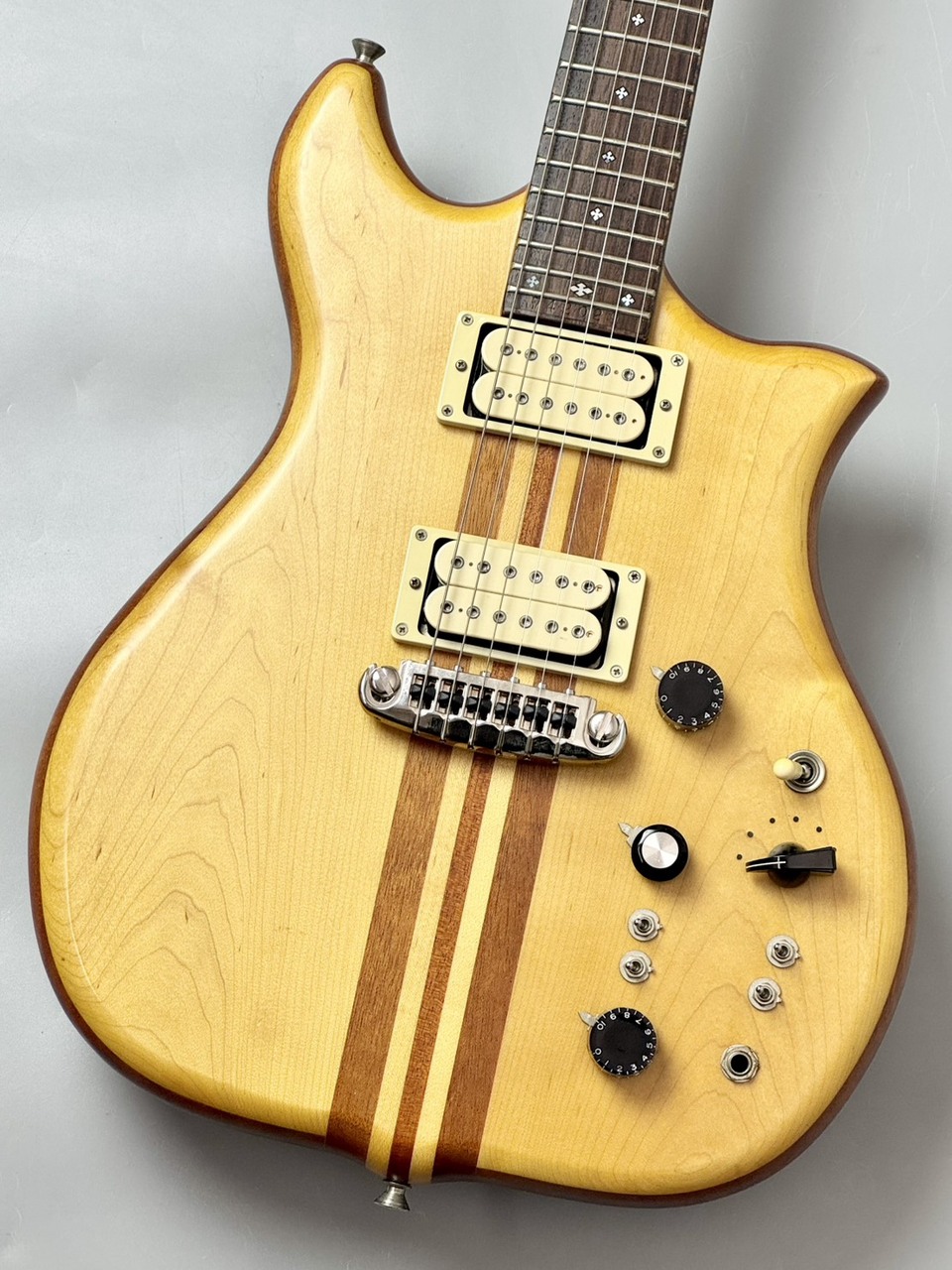 KAWAI F-1【3.44KG】【美品USED】【多彩なサウンドメイク可能!】（中古