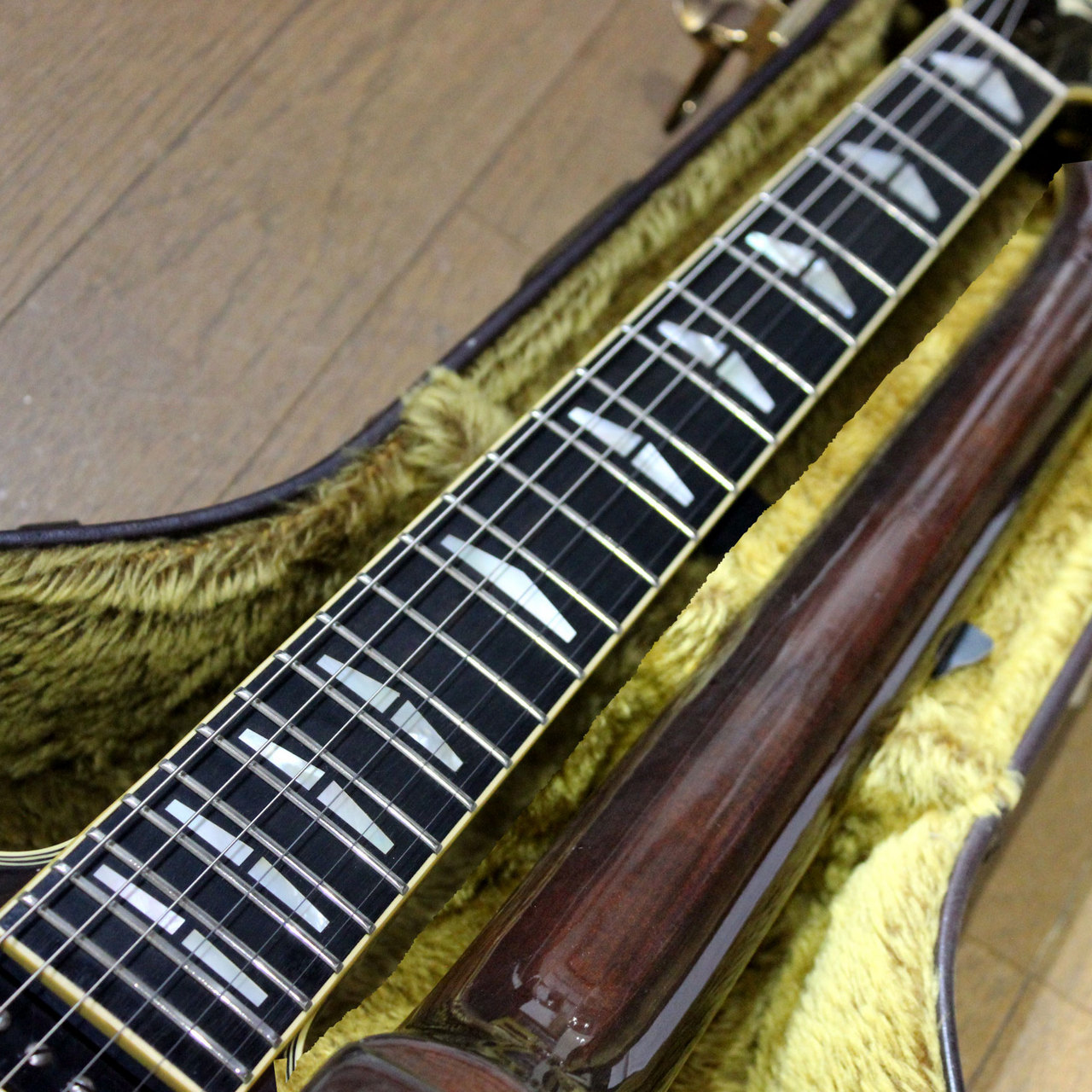 YAMAHA SG1000 Sunburst ヤマハ SG サンバースト 1979年製です
