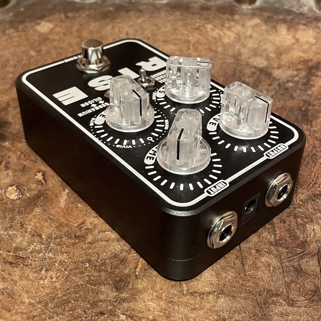 KING TONE GUITAR RISE V3 【新バージョン入荷】【トレブルブースター