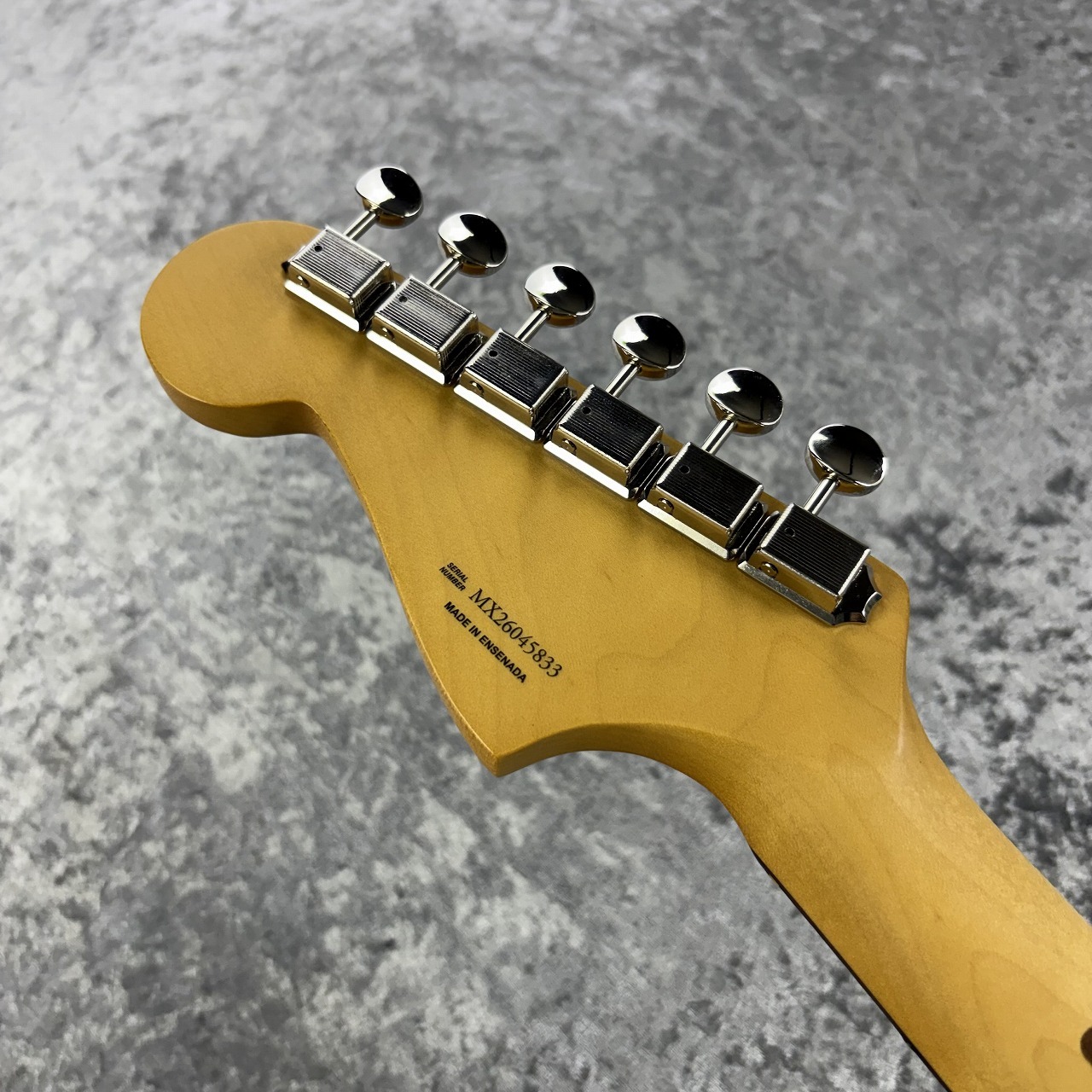 Fender Limited Edition Player II Jazzmaster ~Shell Pink
