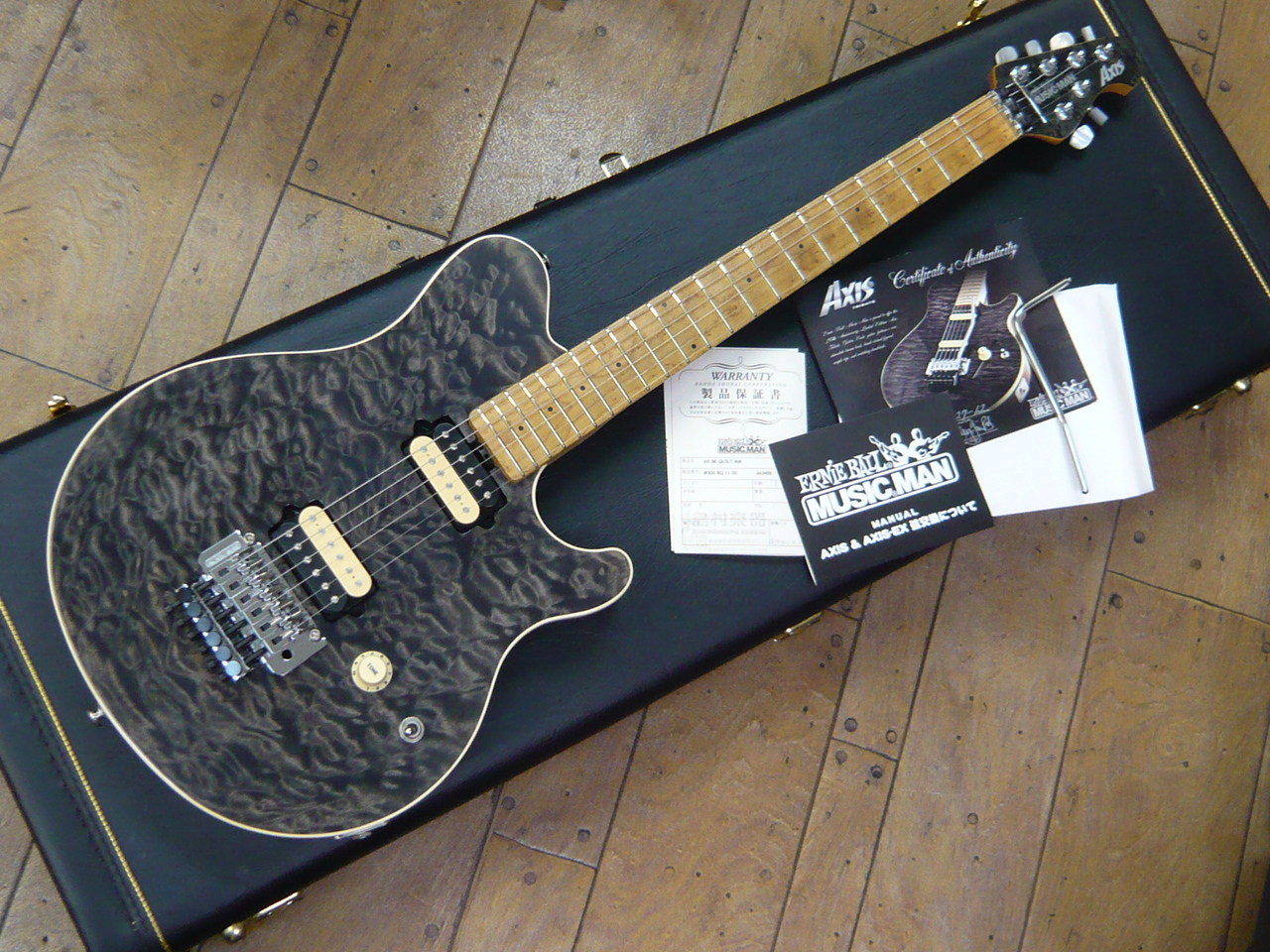 ギター Music Man AXIS Tribute Translucent Black Music Man AXIS Tribute Translucent Black