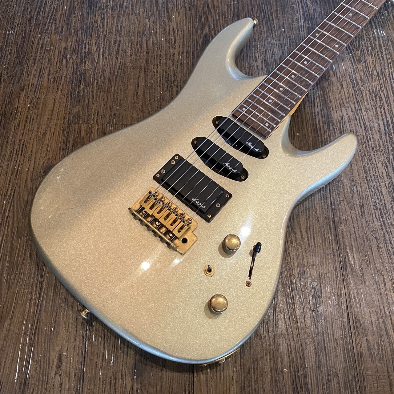 ARIA PRO II MAGNA SERIES エレキギター ゴールド AriaProII Magna series Electric Guitar アリア 赤 エレキ