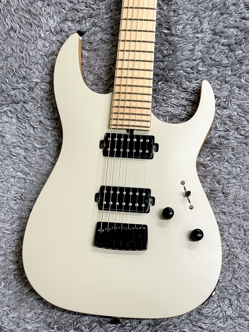 SAITO GUITARS S-724 2H Hard Tail Alder / Maple Sand Beige