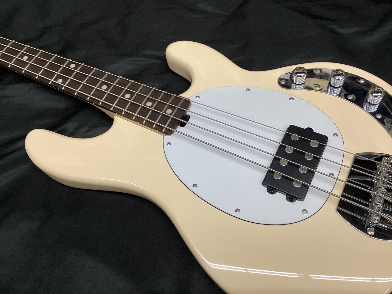 【11003】Sterling by MUSIC MAN Ray4 ホワイト STERLING by Musicman RAY4 Olympic White Gloss【島村楽器限定モデル