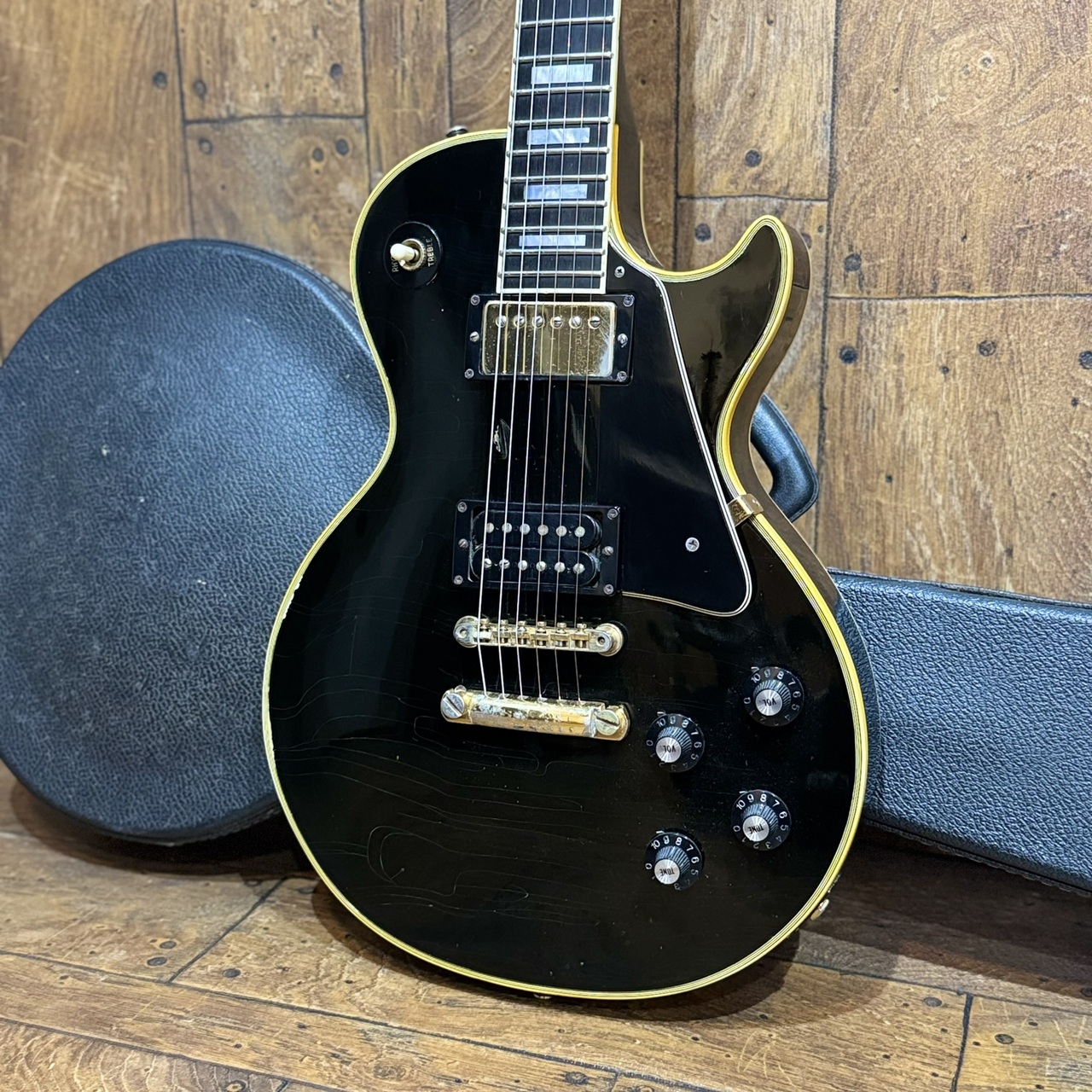 Black Les Paul Customエレキギター Gibson Les Paul Custom Ebony 1971（ビンテージ/送料無料）【楽器検索