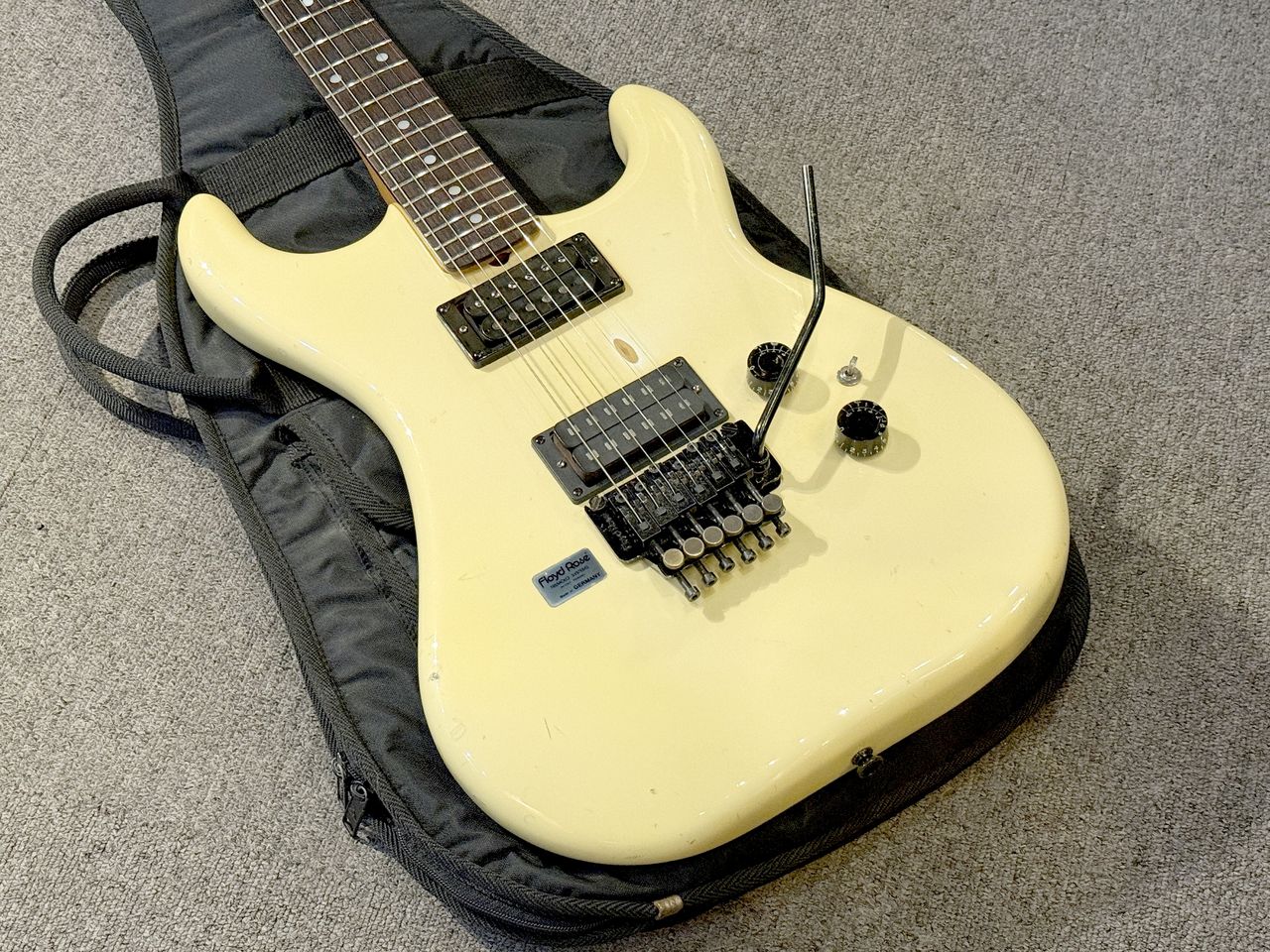 【ジャンク扱】エレキギター／KRAMER／JK2000／音は出ますが ジャンク扱】エレキギター／KRAMER／JK2000／音は出ますが - メルカリ