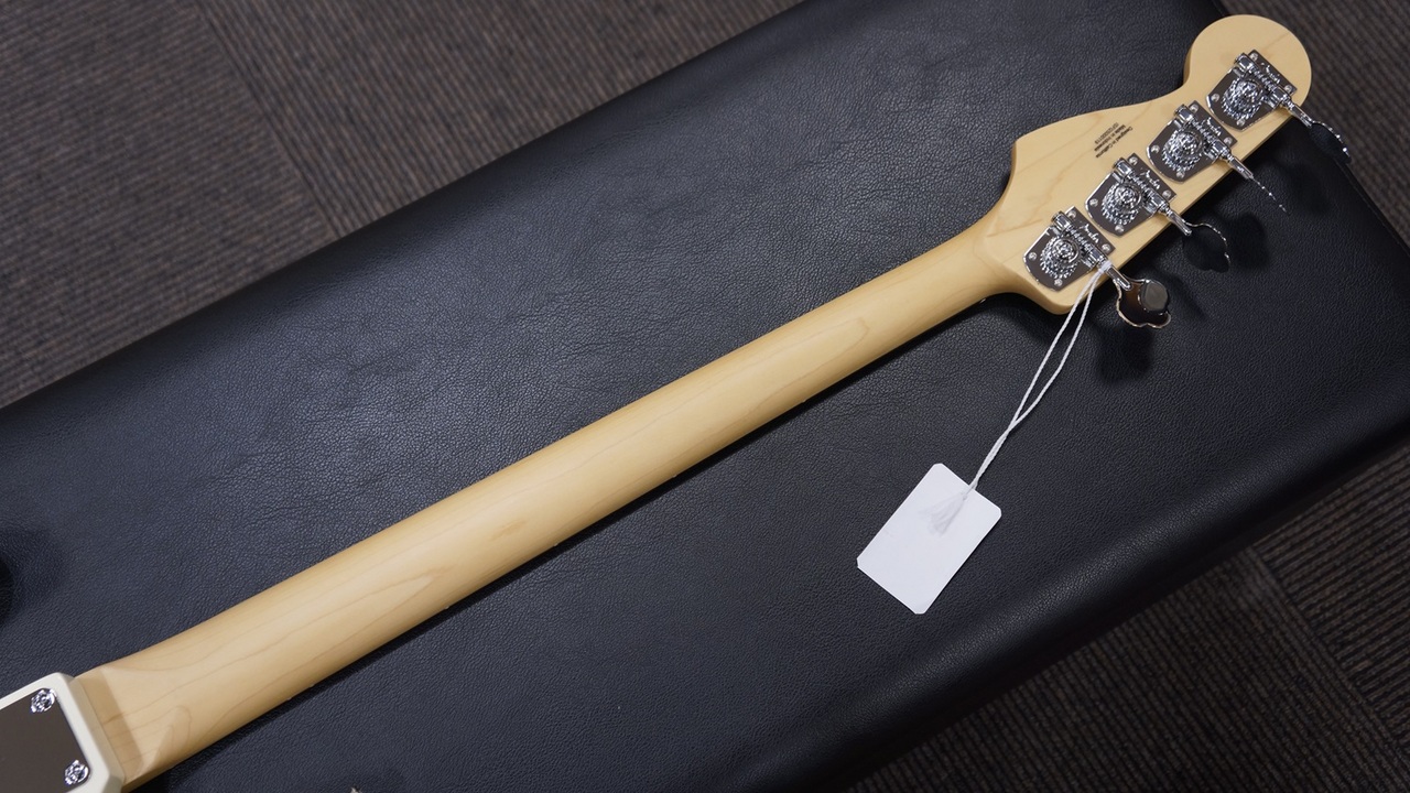 Fender Standard Jazz Bass Laurel Fingerboard White Pickguard