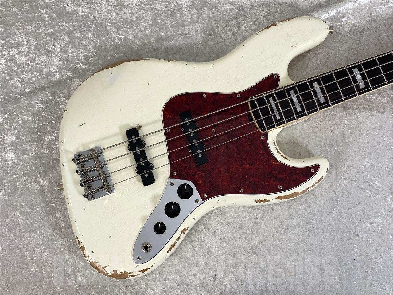 Red House General J4 with HVC option (Olympic White Heavy Aged