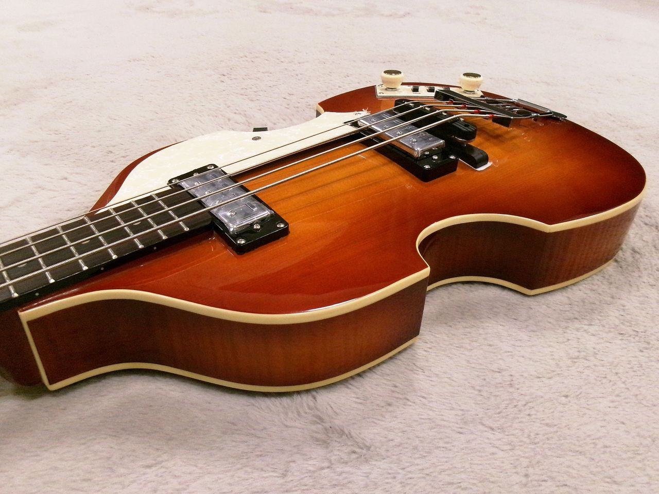 Hofner Ignition Violin Bass Limited Edition HI-500/1-SB Sunburst