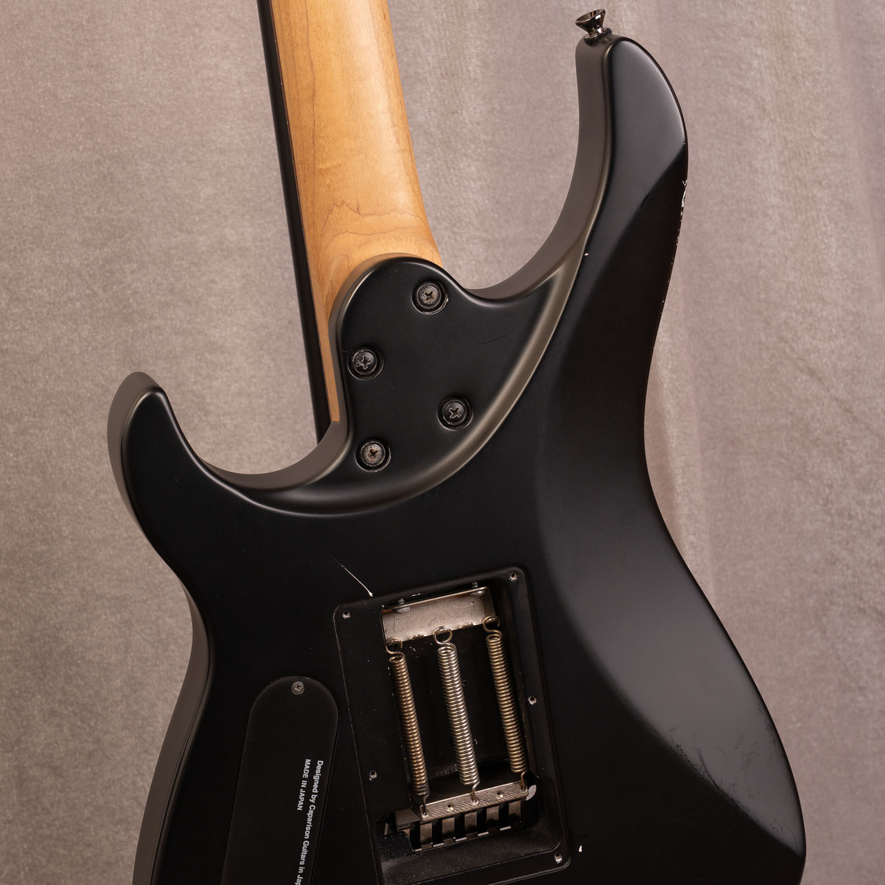 Caparison Horus Black Satin（中古/送料無料）【楽器検索デジマート】
