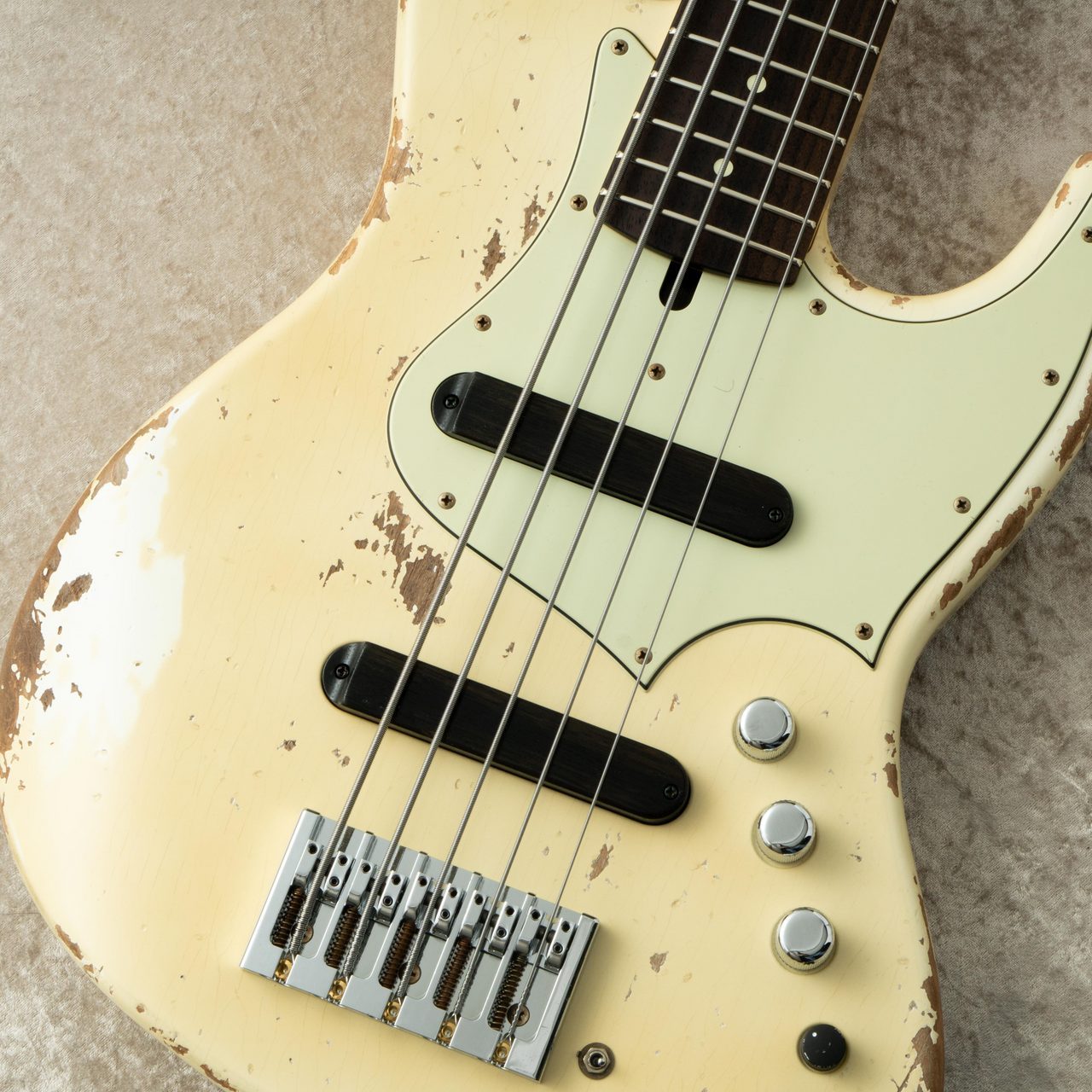 Xotic XJ-1T 5st Heavy Aged w/Matching Head -Vintage White