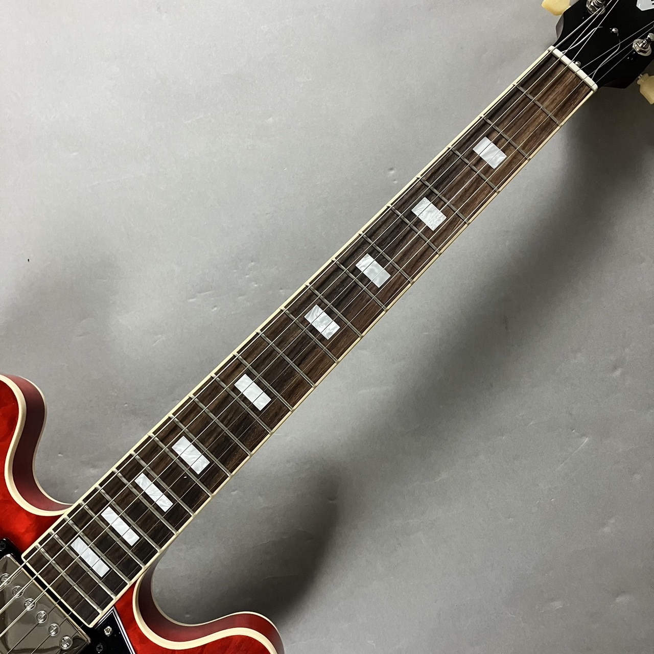 Gibson ES-335 Figured セミアコギター 【アウトレット品】【3.70kg】（B級特価/送料無料）【楽器検索デジマート】