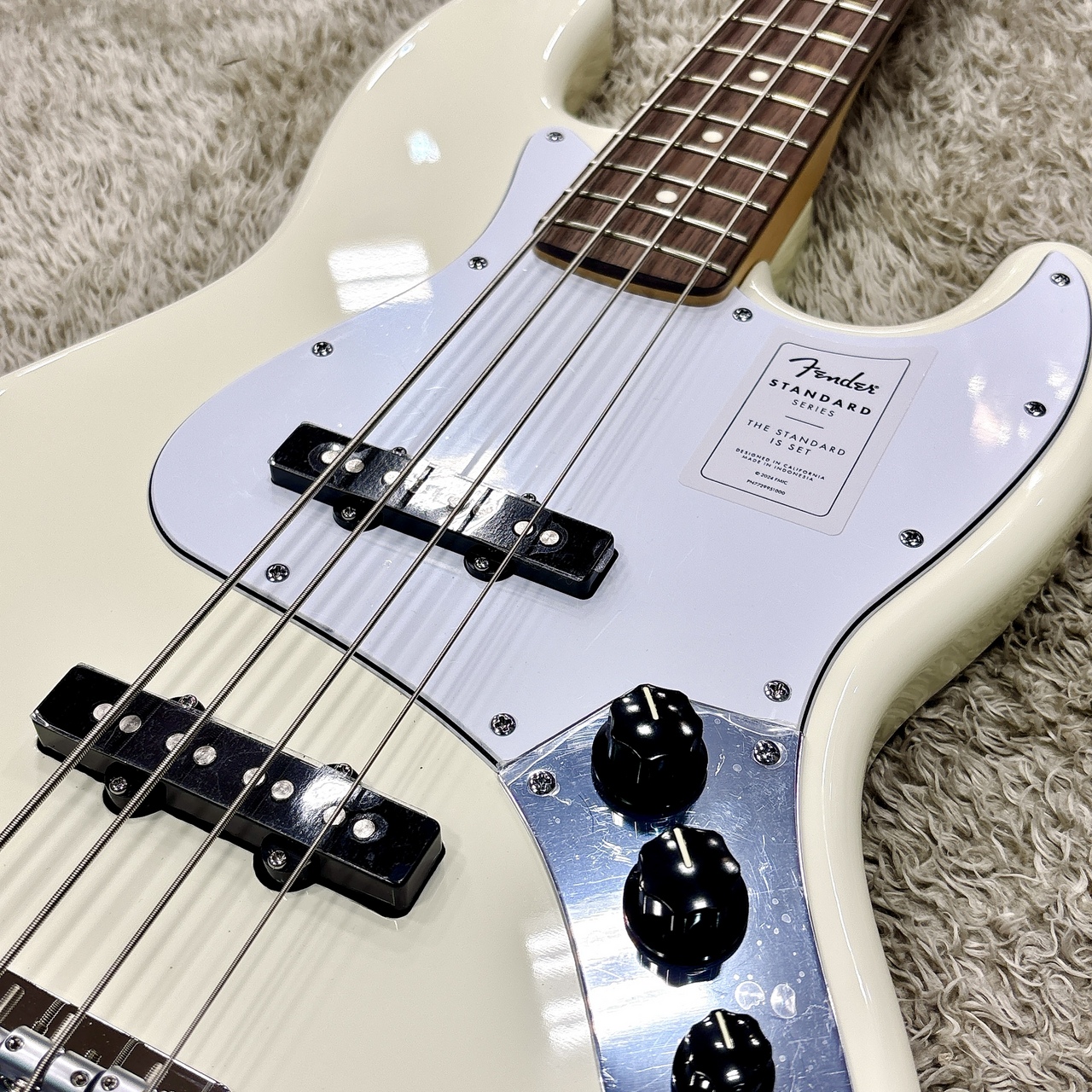 Fender Standard Jazz Bass Olympic White / Laurel 【2025年