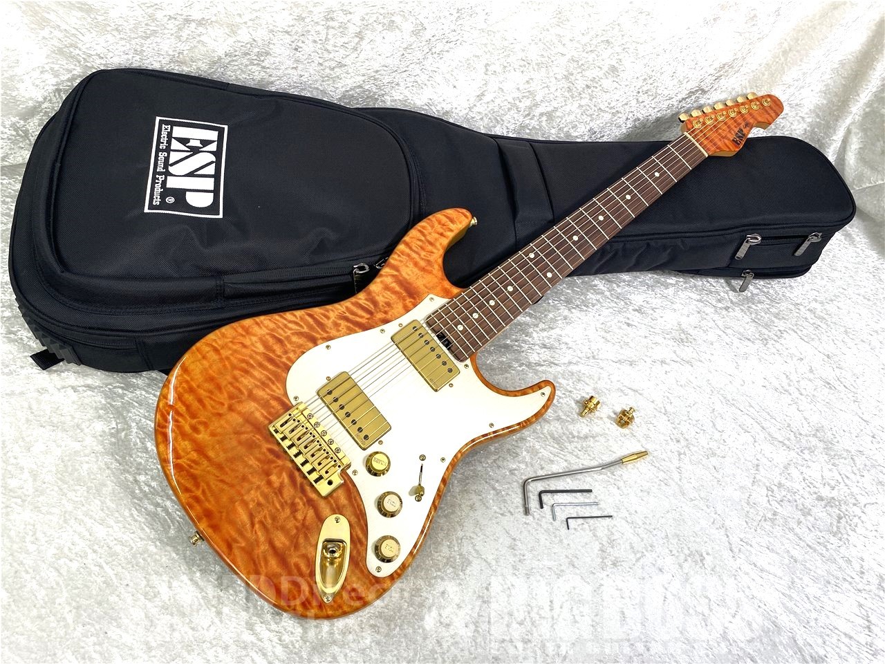 EpiphoneWILDCAT アンテークアイボー ゴールドラメ　ビンデング THE GROOVIN HIGH & THE OLD DEVIL MOON ☆ REAL AMERICAN