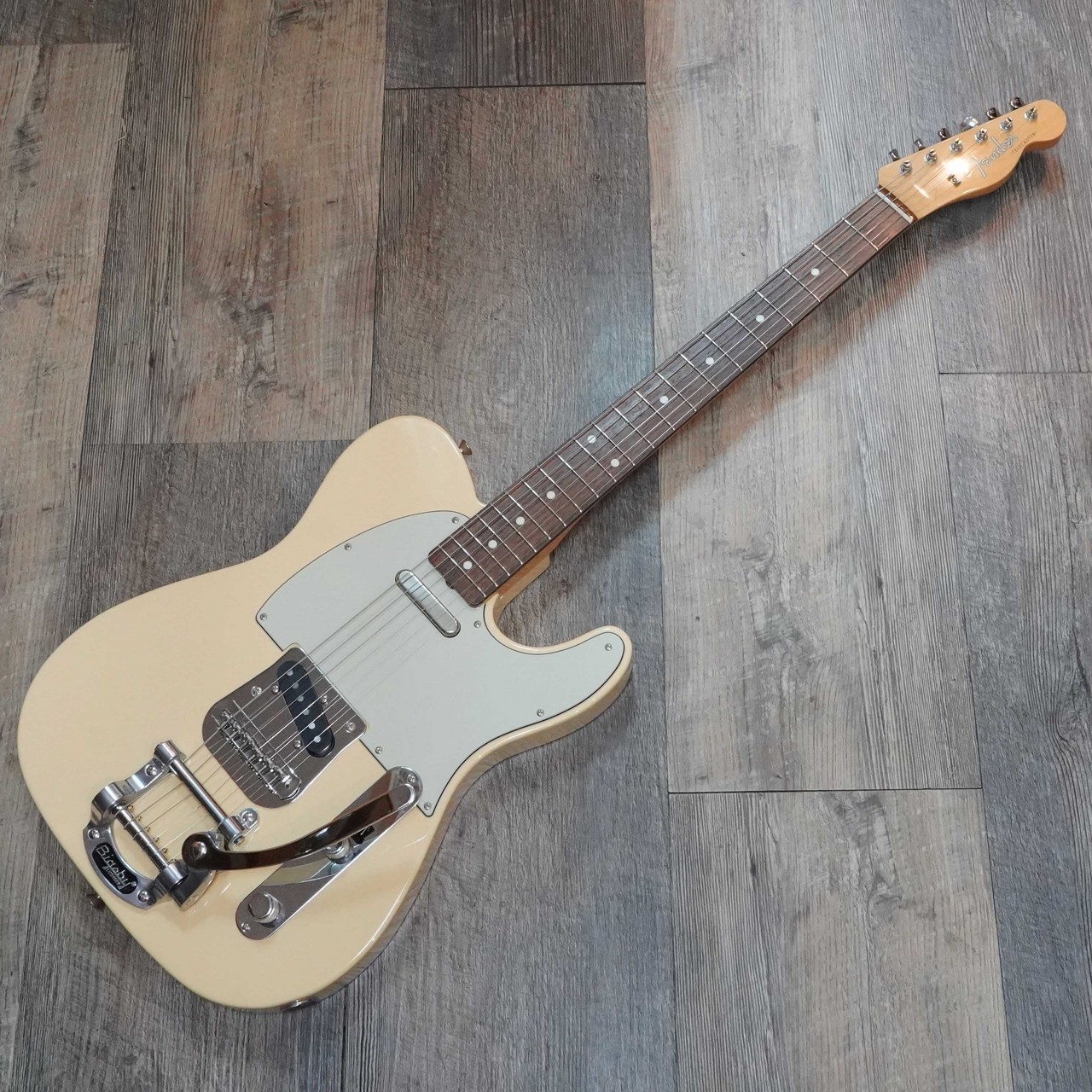 Fender MIJ Limited Traditional 60s Telecaster Bigsby Vintage White