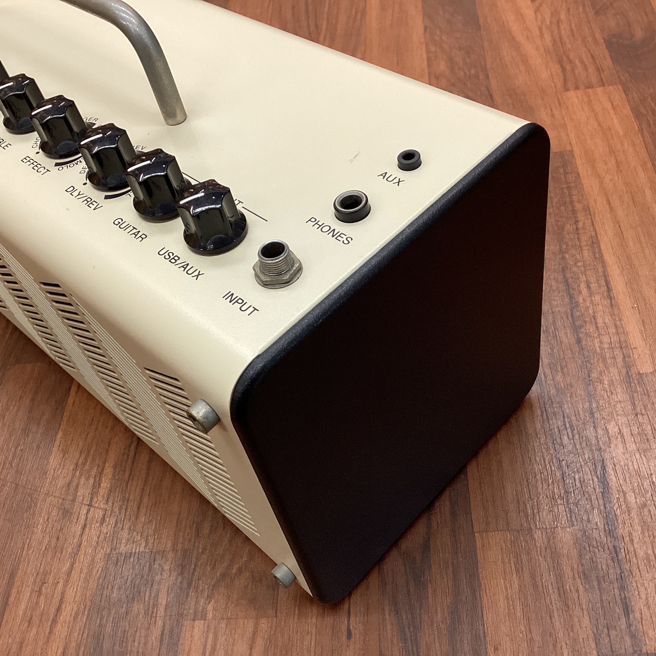 Yamaha THR10 アンプ 未使用 YAMAHA THR10 (ヤマハ コンボアンプ)（中古）【楽器検索デジマート】