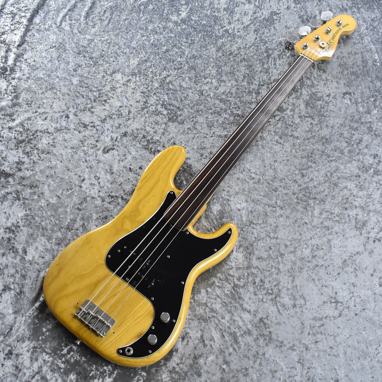 Fender 1972 Precision Bass Fretless - Natural -【約3.88kg