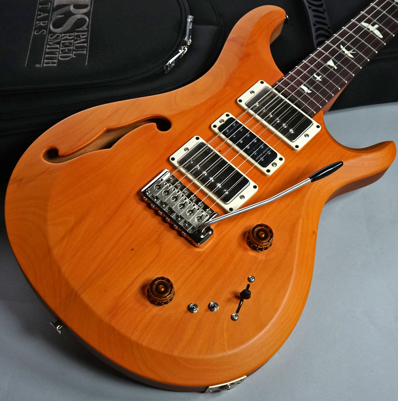 激レアPaul Smith Collection 木製ハンガー 2本セット 激レアPaul Smith Collection 木製ハンガー 2本セット