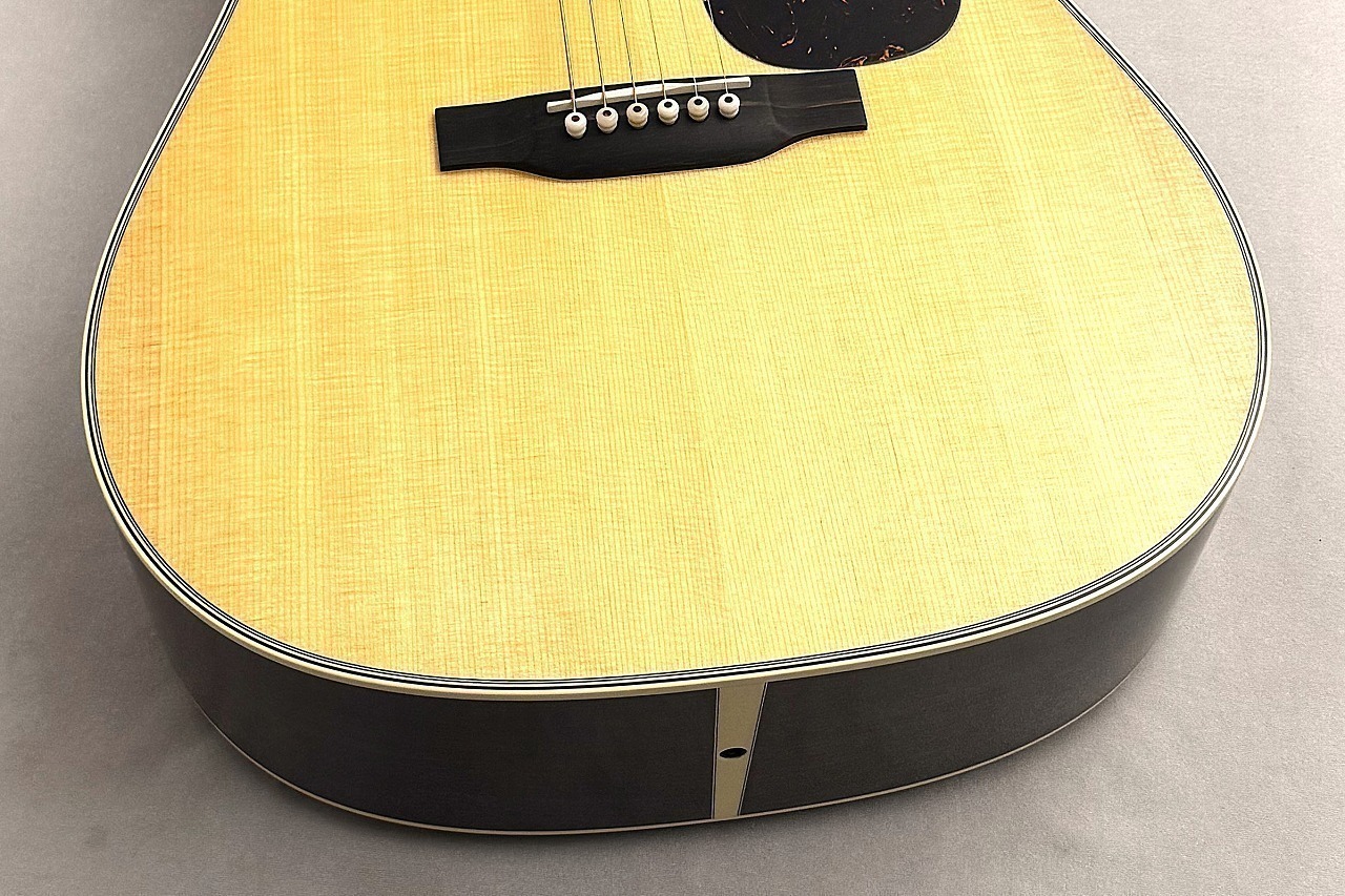Martin 【艶やかさに富んだ音色】 D-28 Standard #3056106 【48回無