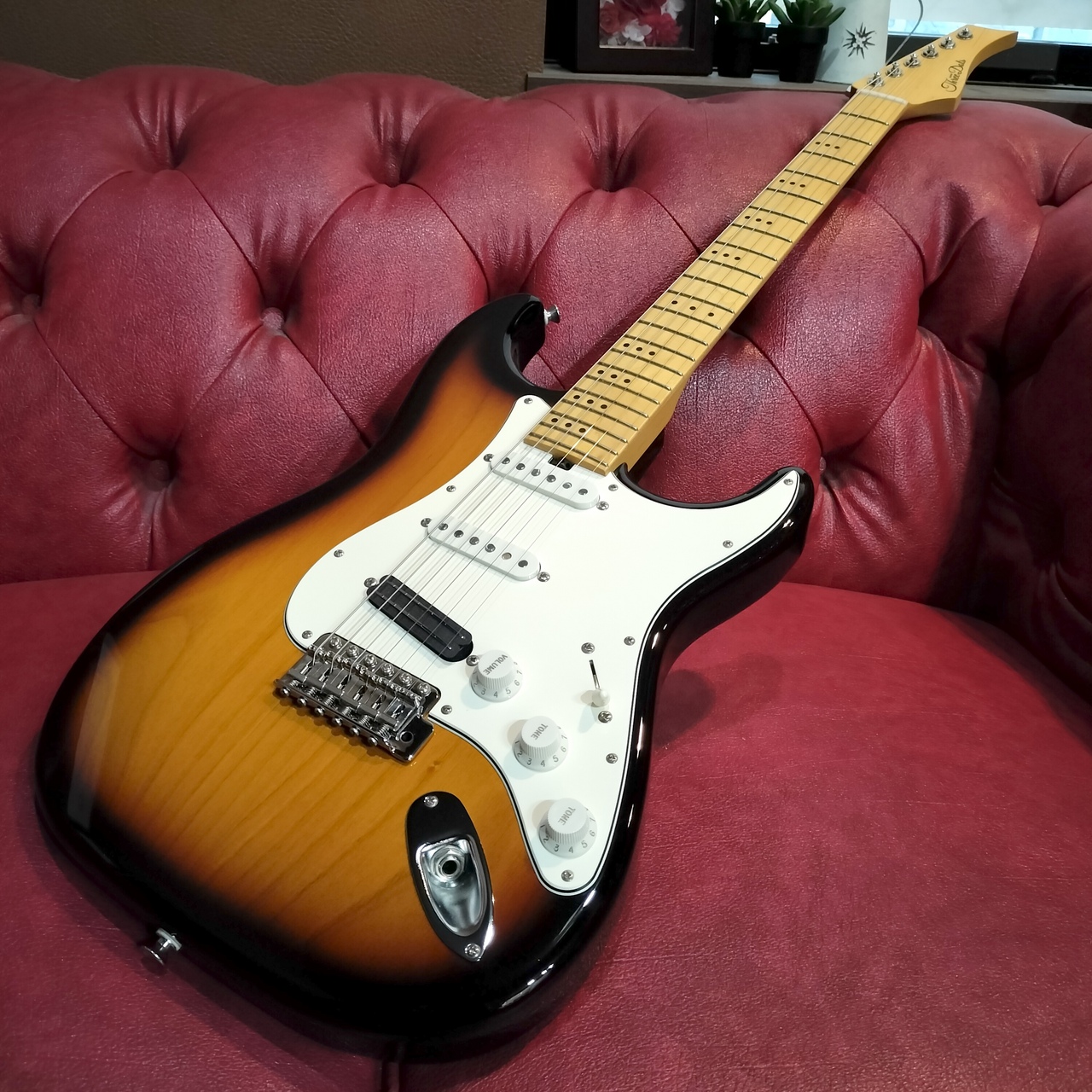 Three Dots Guitars S 3 Tone Burst（中古）【楽器検索デジマート】